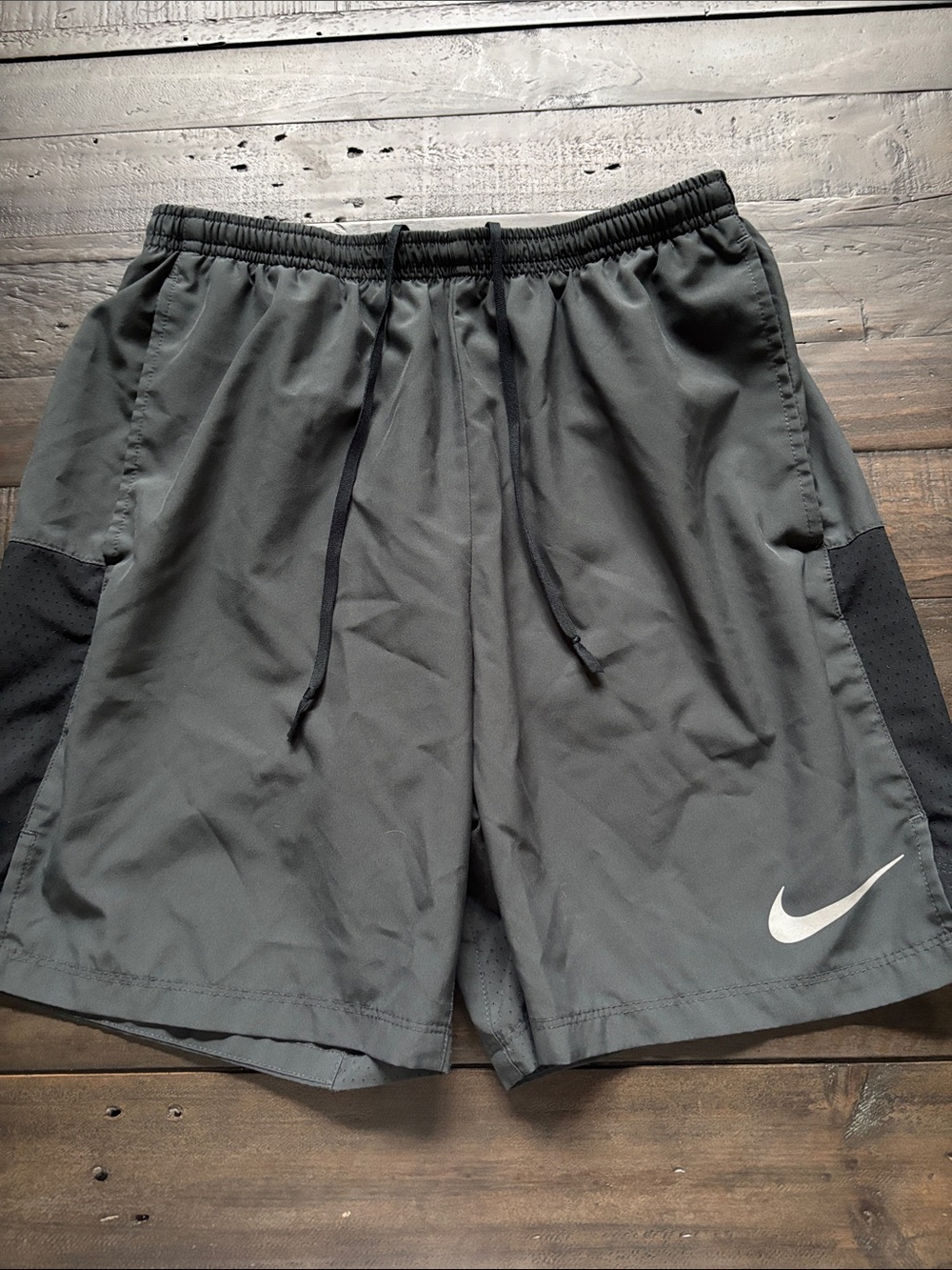 Nike black/gray dri-fit basketball athletic shorts muscle gym training men’s med